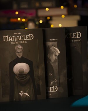 MANACLED - 3 libros - Tapa blanda - inglés